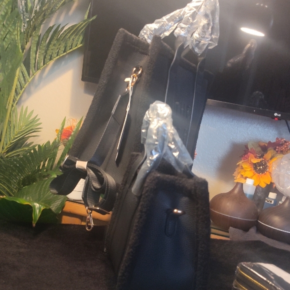 Black Tote Bag - Picture 6 of 12